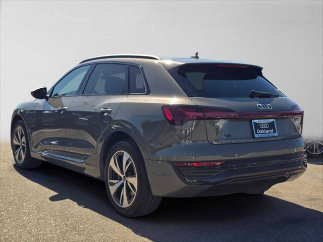 Used 2024 Audi Q8 e-tron Premium AWD/4WD image 5