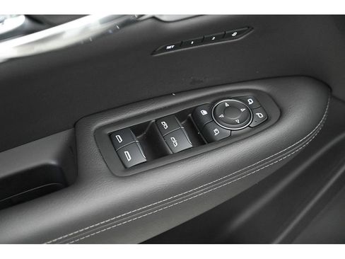 Used 2025 Cadillac XT6 Premium Luxury image 34