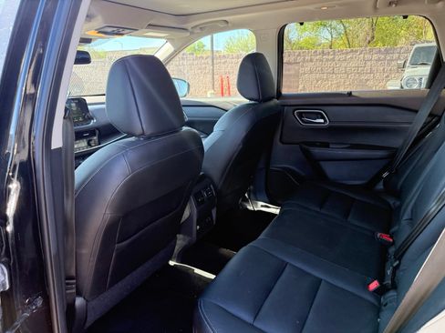 Used 2021 Nissan Rogue SL w/ Premium Package FWD image 11