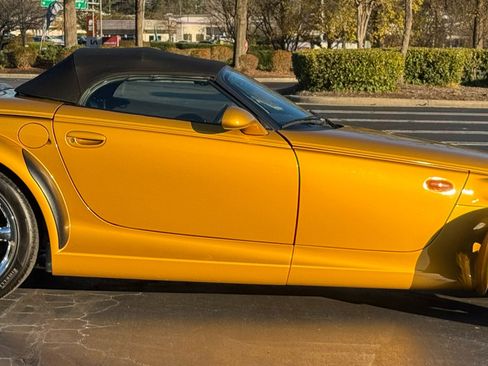 Used 2002 Chrysler Prowler image 5