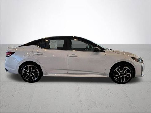 Certified 2025 Nissan Sentra SR FWD image 7