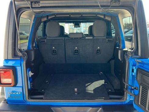 Used 2024 Jeep Wrangler Unlimited AWD/4WD image 39