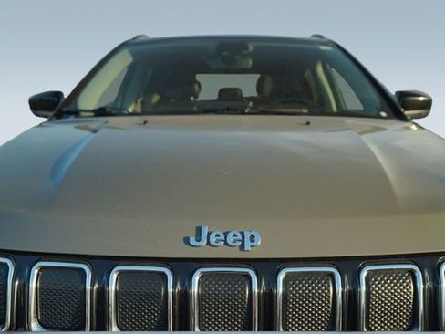 Used 2022 Jeep Compass Limited image 37