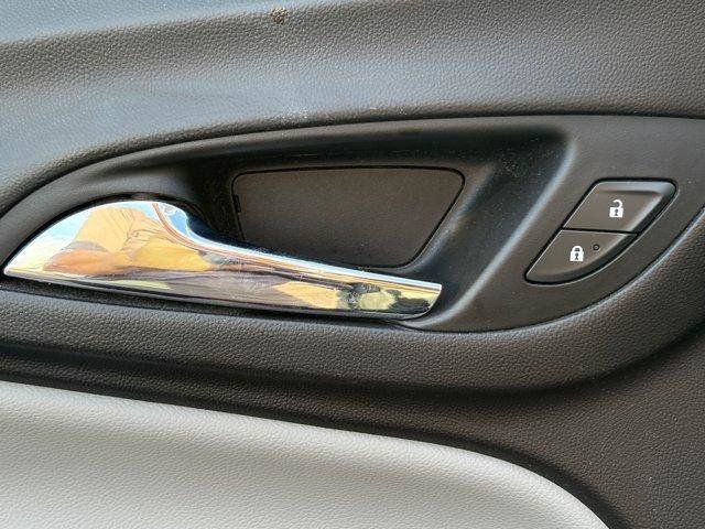 Used 2022 Chevrolet Equinox LS w/ LS Convenience Package FWD image 8