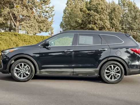 Used 2017 Hyundai Santa Fe SE image 8