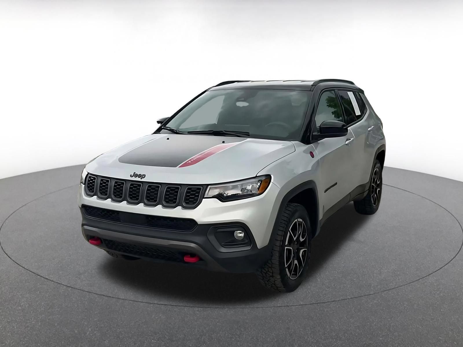 Used 2025 Jeep Compass Trailhawk AWD/4WD image 6