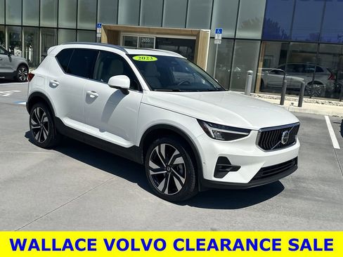 Used 2023 Volvo XC40 B5 Plus w/ Driver Assist Package image 5