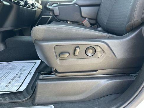 Used 2025 Chevrolet Silverado 2500 LT w/ Convenience Package image 16