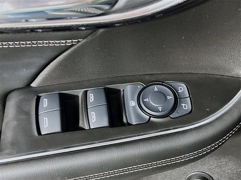 Used 2023 Buick Envision Preferred image 17