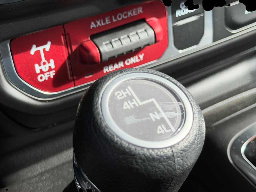 Used 2025 Jeep Wrangler Unlimited Sport AWD/4WD image 33