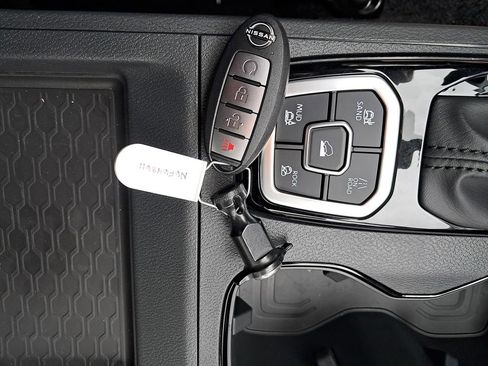New 2026 Nissan Frontier SV w/ All-Weather Content Package AWD/4WD image 30