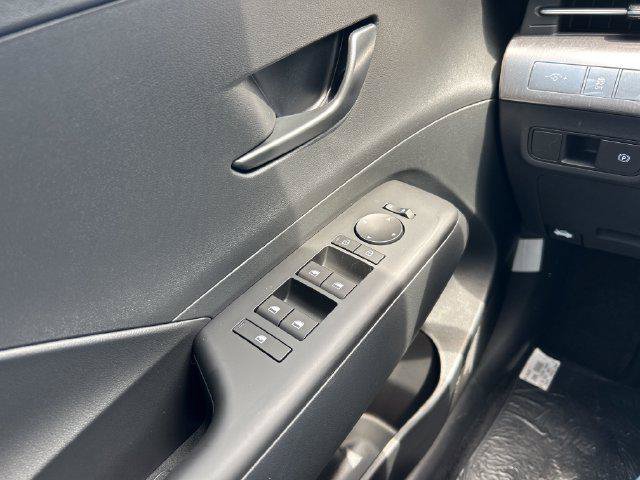 New 2027 Hyundai Kona SE AWD/4WD image 11