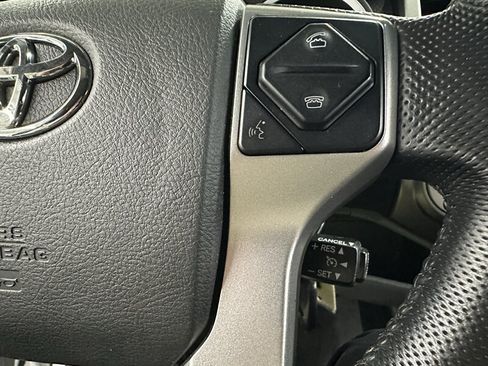 Used 2015 Toyota Tacoma 4x4 Double Cab w/ TRD Off-Road Package image 33