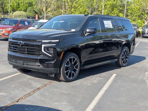 New 2026 Chevrolet Suburban RST w/ RST Capability Package AWD/4WD image 5