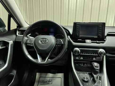 Used 2022 Toyota RAV4 XLE image 31