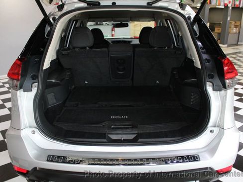 Used 2017 Nissan Rogue SV w/ SV Premium Package image 21
