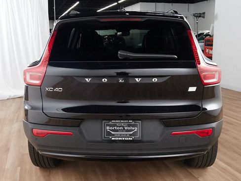 Certified 2023 Volvo XC40 Recharge Ultimate w/ Protection Package Premier AWD/4WD image 4