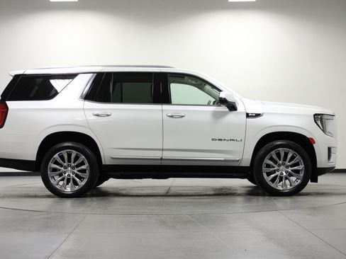 Used 2024 GMC Yukon Denali AWD/4WD image 3
