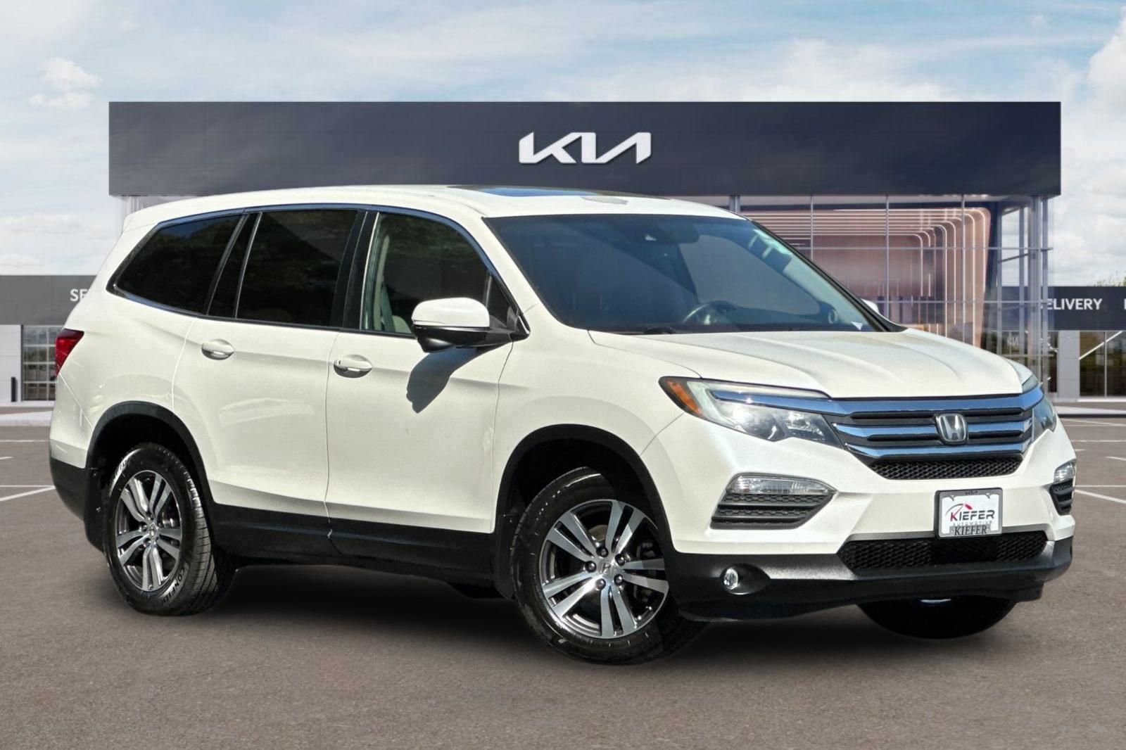 Used 2016 Honda Pilot EX-L image 2