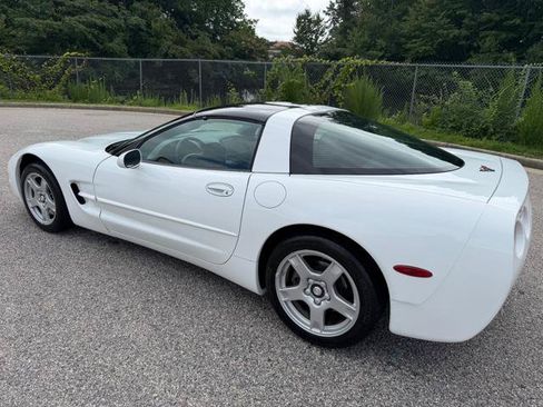 Used 1998 Chevrolet Corvette Coupe RWD image 6