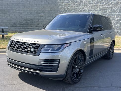 Used 2020 Land Rover Range Rover HSE image 2