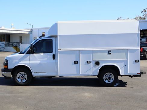 Used 2023 GMC Savana 3500 w/ Power Convenience Package image 5