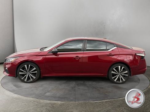 Used 2021 Nissan Altima 2.5 SR w/ SR Premium Package FWD image 4