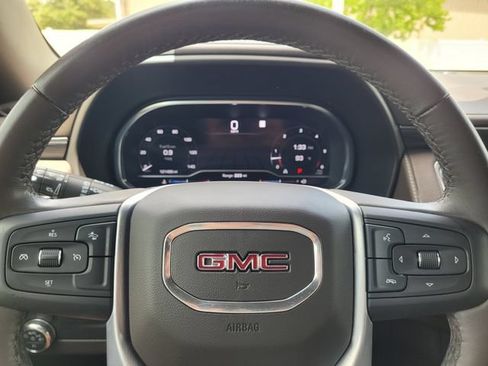 Used 2023 GMC Yukon XL SLT RWD image 20
