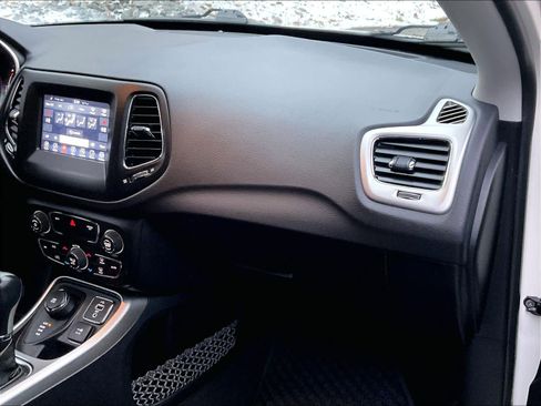 Used 2019 Jeep Compass Latitude w/ Cold Weather Group image 25