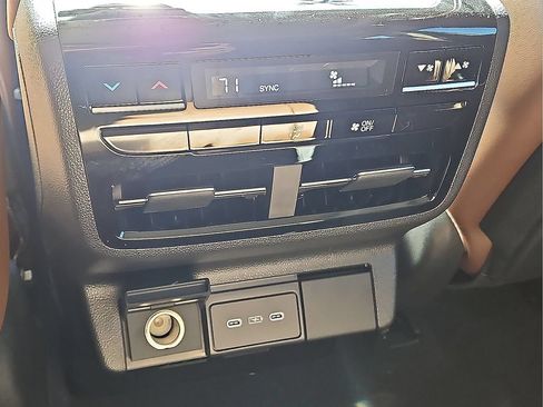 Used 2026 Acura MDX w/ Technology Package FWD image 10