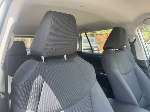 Used 2019 Toyota RAV4 LE w/ All Weather Liner Package AWD/4WD image 20