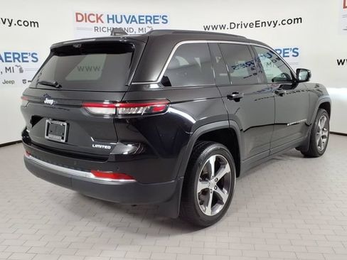 Used 2024 Jeep Grand Cherokee Limited w/ Luxury Tech Group II AWD/4WD image 4