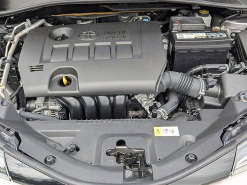 Used 2019 Toyota C-HR LE image 21