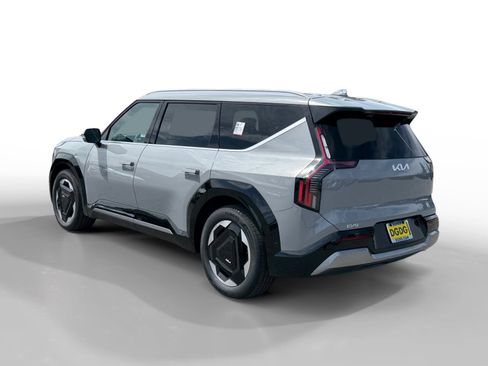 New 2026 Kia EV9 Land image 3