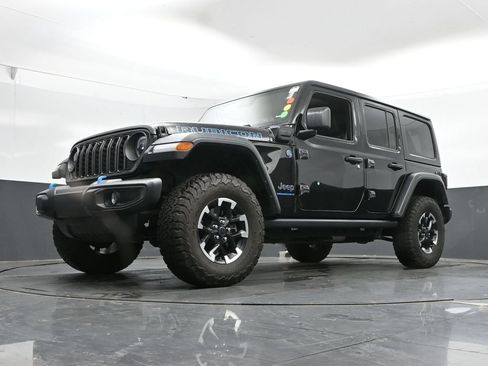 Used 2024 Jeep Wrangler Unlimited Rubicon 4xe w/ Technology Group AWD/4WD image 44