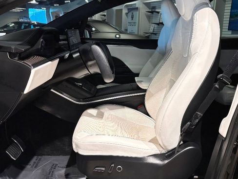 Used 2022 Tesla Model X Plaid image 21