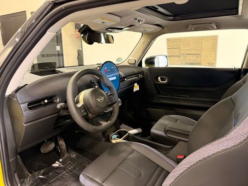 Certified 2025 MINI Cooper S image 11