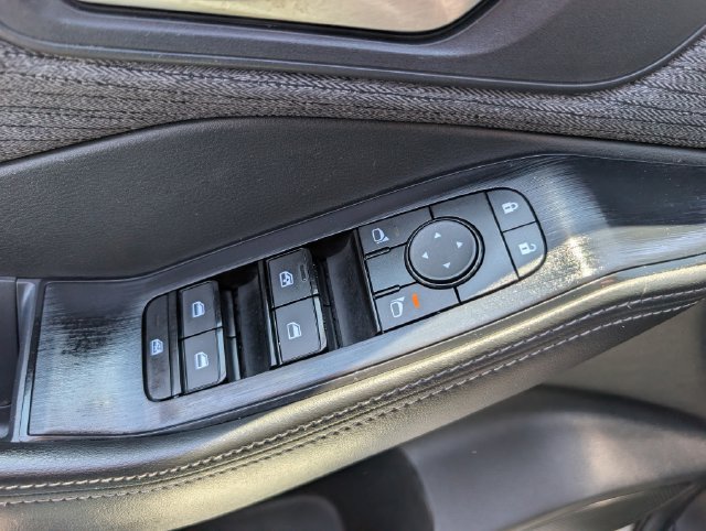 Used 2023 Nissan Rogue SV AWD/4WD image 19