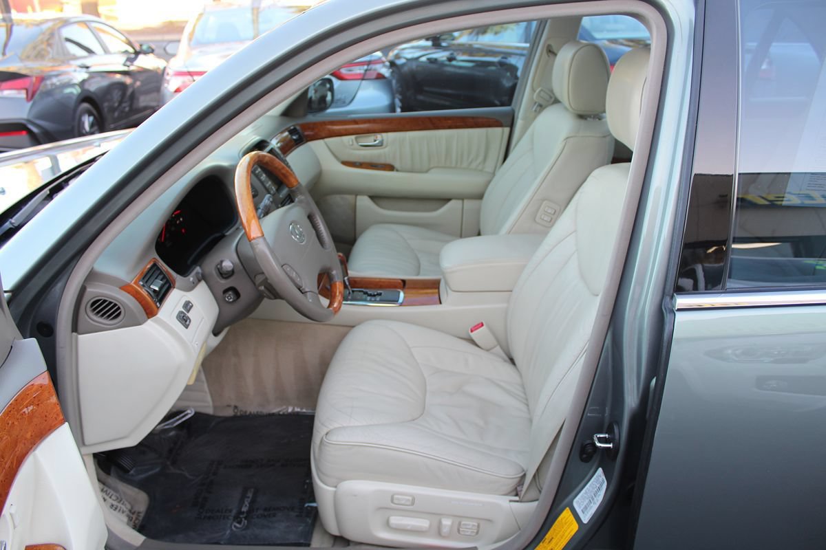 Used 2002 Lexus LS 430 w/ Navigation/Mark Levinson Pkg RWD image 17