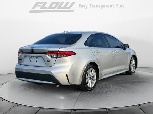 Used 2021 Toyota Corolla LE image 9
