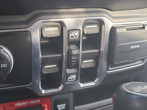 Used 2020 Jeep Wrangler Unlimited Rubicon w/ Quick Order Package 28Y Recon image 31