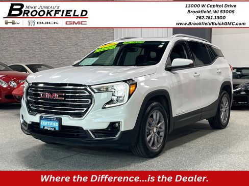 Certified 2024 GMC Terrain SLT w/ Infotainment Package II image 1