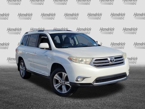 Used 2013 Toyota Highlander Limited FWD image 2