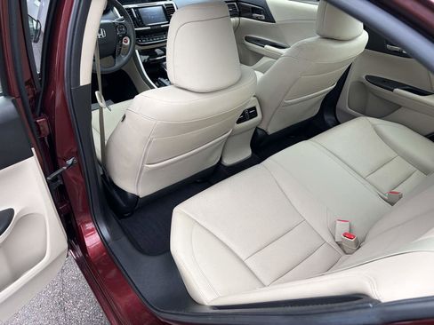 Used 2017 Honda Accord EX-L image 18