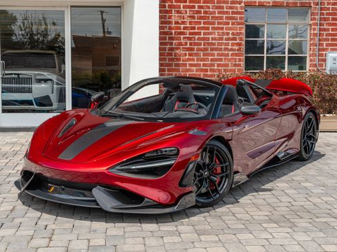 Used 2022 McLaren 765LT RWD image 24