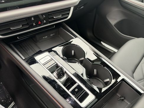 New 2026 Volkswagen Atlas Peak Edition AWD/4WD image 30