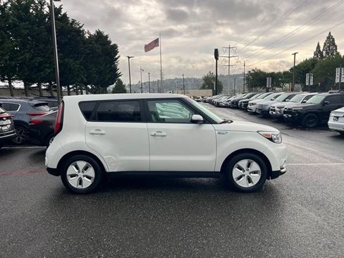 Used 2016 Kia Soul EV FWD image 8
