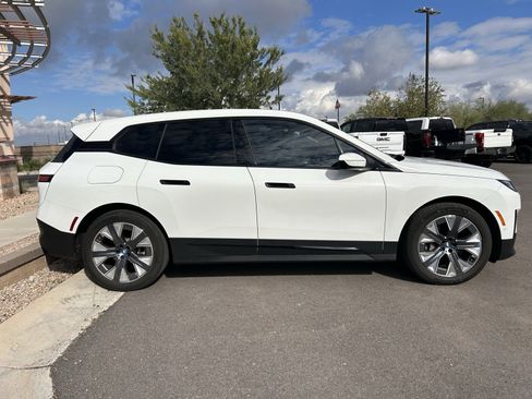 Used 2024 BMW iX xDrive50 w/ Premium Package image 2