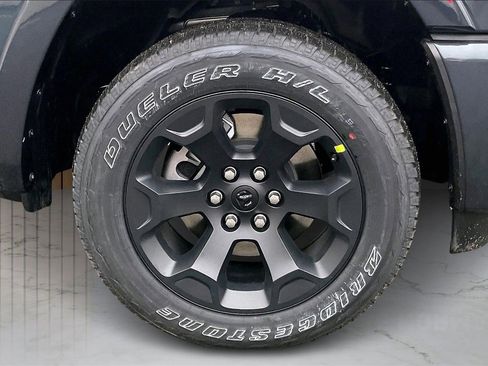 New 2026 RAM 1500 4x4 Crew Cab image 33