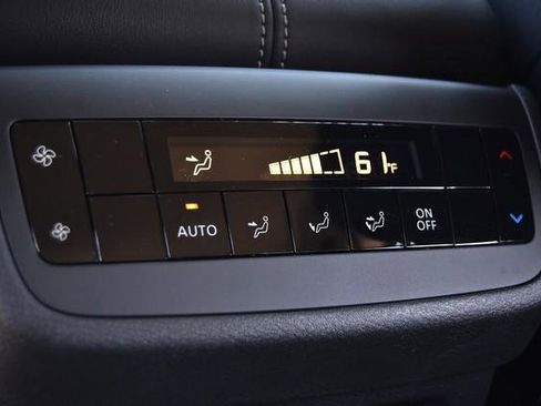 New 2025 Nissan Pathfinder SV w/ Black Appearance Package image 23